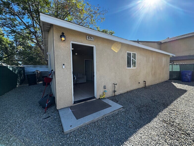 Primary Photo - 879 N Mountain View Ave