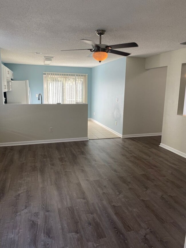 Building Photo - Lovely 2x1 in St. Augustine! Gorgeous Upgrade Kitchen!