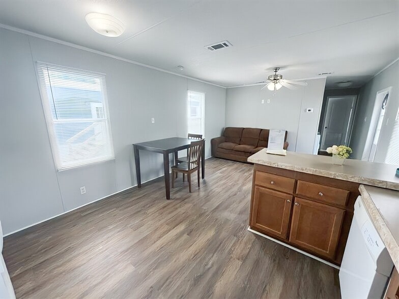 Building Photo - 110 N Michigan St