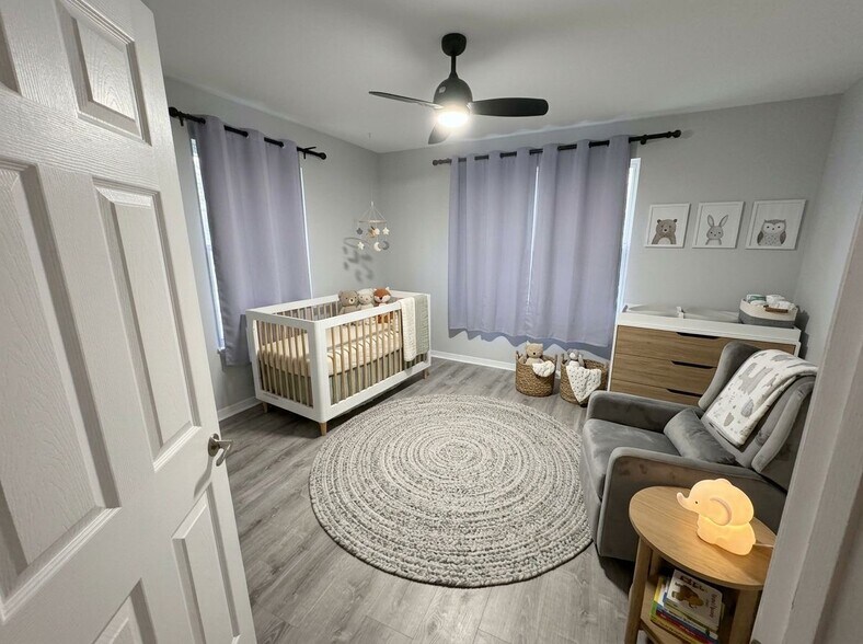 Building Photo - 4606 River Hills Dr