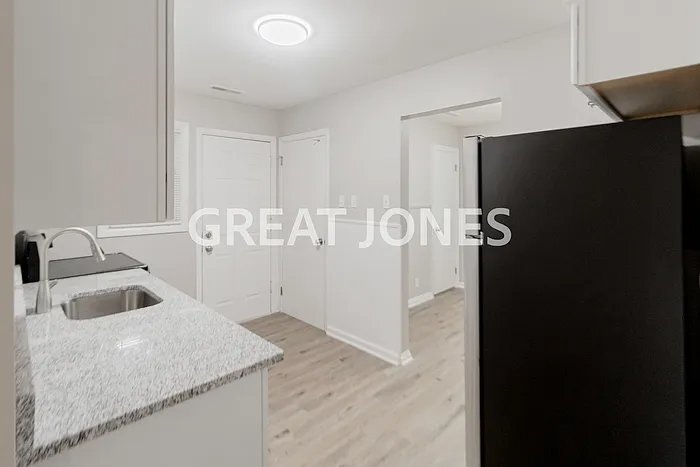 Building Photo - 2422 Wieck Dr