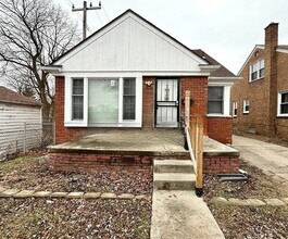 Building Photo - 4 Bedroom on Detroit's West Side!