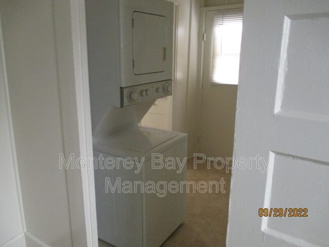 Building Photo - 391 Prescott Ave