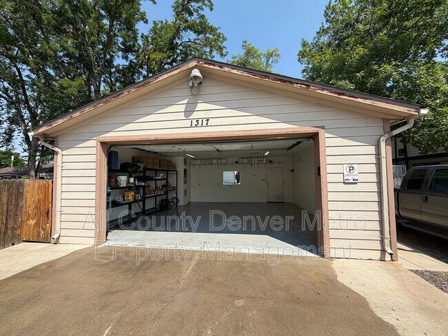 Building Photo - 1317 Zenobia St
