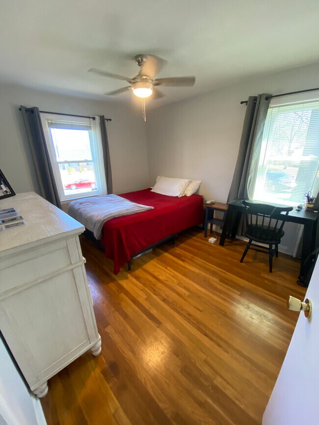 Second Bedroom - 524 Laven del Ln