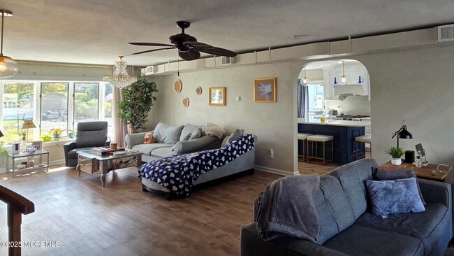 Building Photo - 118 Alhama Dr