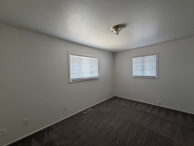 Building Photo - 4712 Palo Duro Ave NE