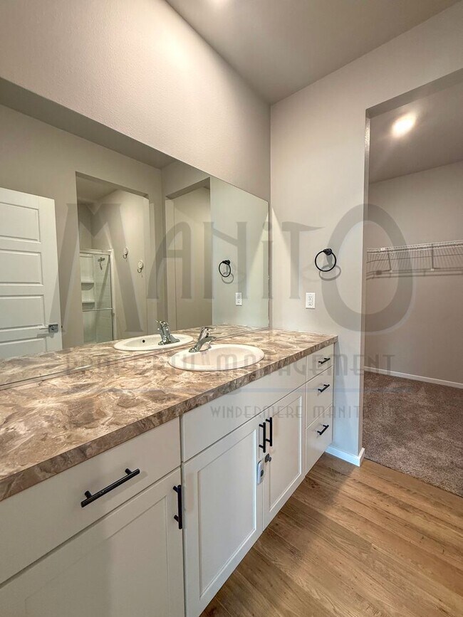 Building Photo - Beautiful Cheney Home