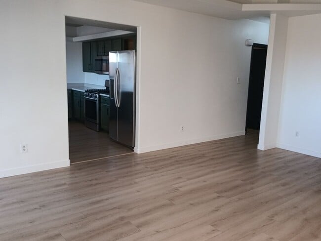 Building Photo - 3 Bedroom, 2 Bathroom Home! Schedule a Showing!