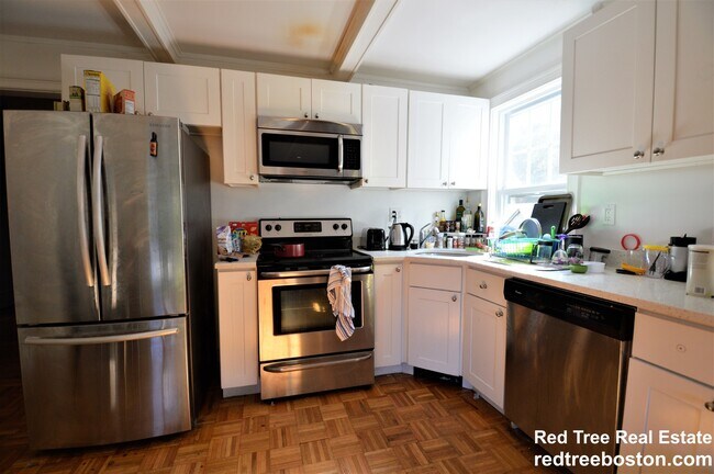 Building Photo - 74 Manet Rd