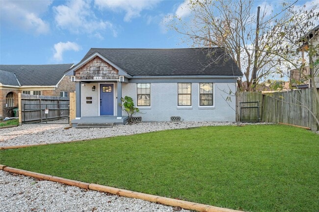 Building Photo - 1633 Fourcade St