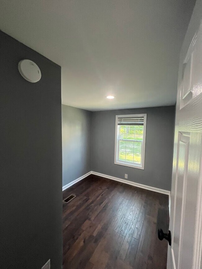 Building Photo - 5613 Hardwick Ln