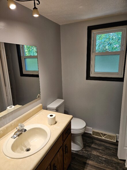 Building Photo - 109 Arthur Ct