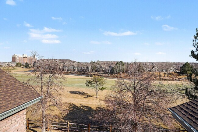 Building Photo - "Charming 2-Bed Condo with 980 Sq Ft of Comfort in Littleton!"