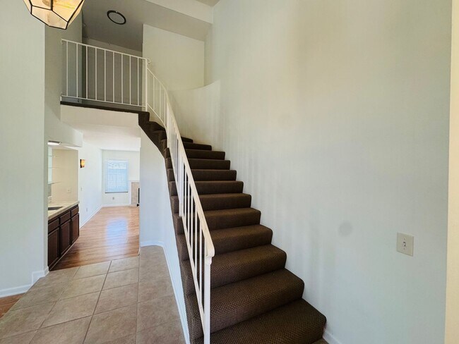 Building Photo - 4 Bedroom Cul-de-Sac Home in Mission Oaks