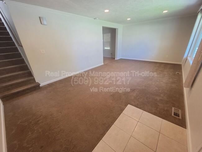 Building Photo - 414 Douglass Ave