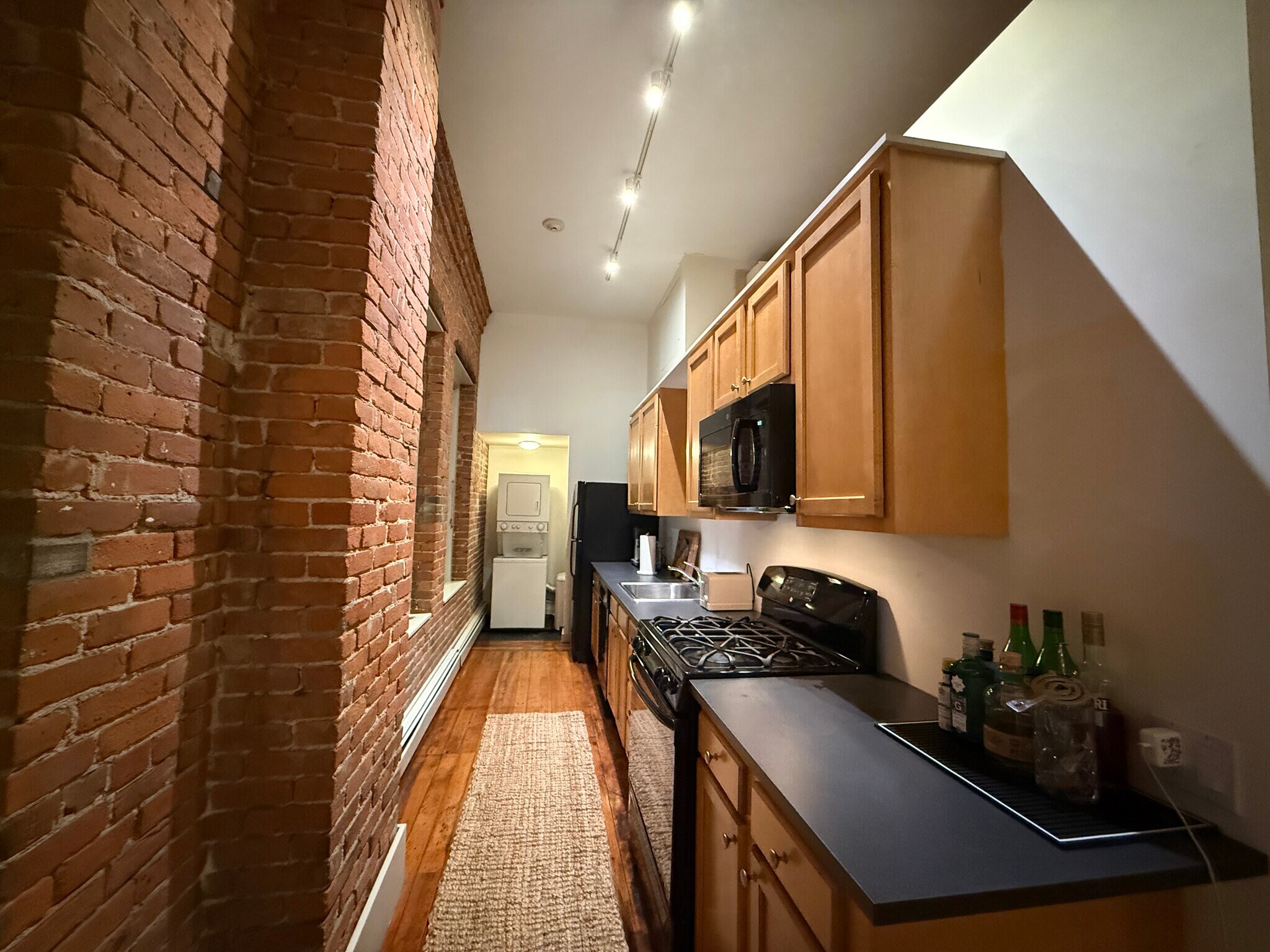 Building Photo - 93 Eddy St