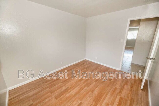 Building Photo - 106 Avian Dr