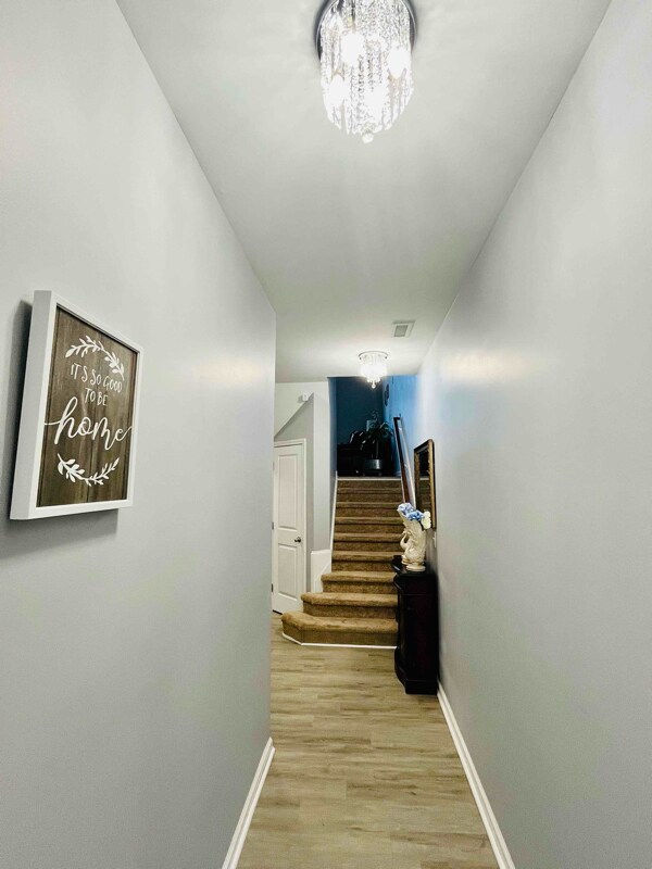 Building Photo - 876 Queen City Cres