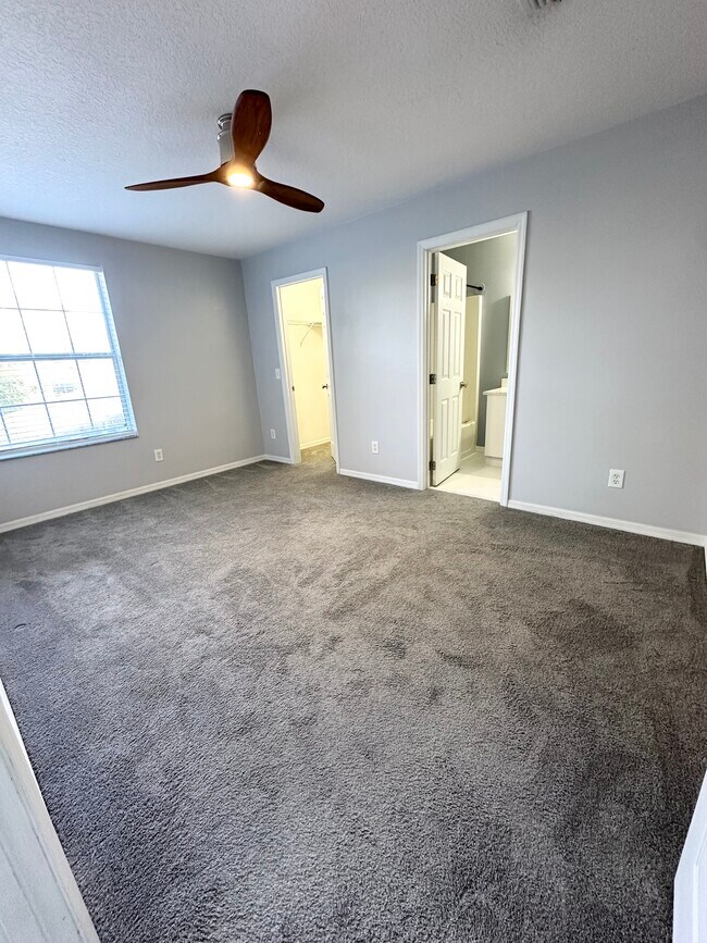 Building Photo - 804 E South St