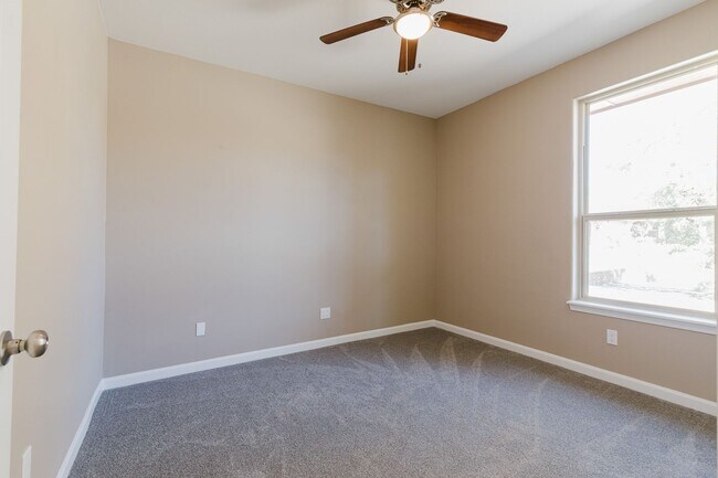 Building Photo - 4060 Wood Loop