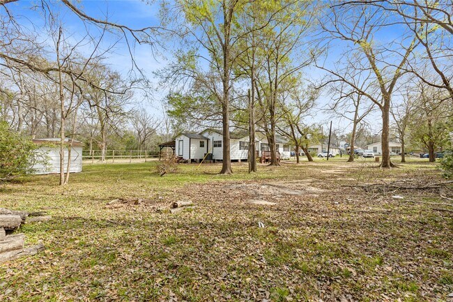 Building Photo - 804 Avenue I