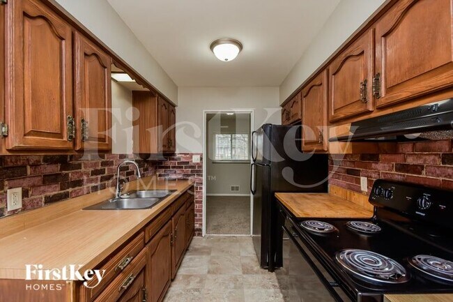 Building Photo - 5602 Culver St