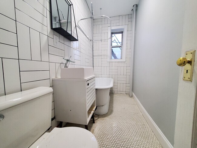 3139 JFK 204 - 3144 John F Kennedy Blvd