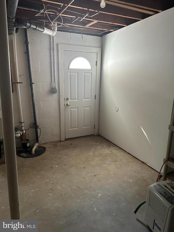 Building Photo - 6804 Santa Maria Ave