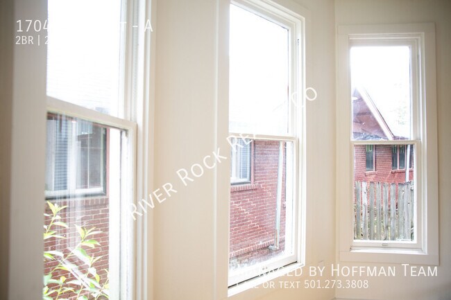 Building Photo - 1704 S Park St