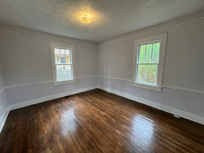 Building Photo - 435 Alta Woods Blvd