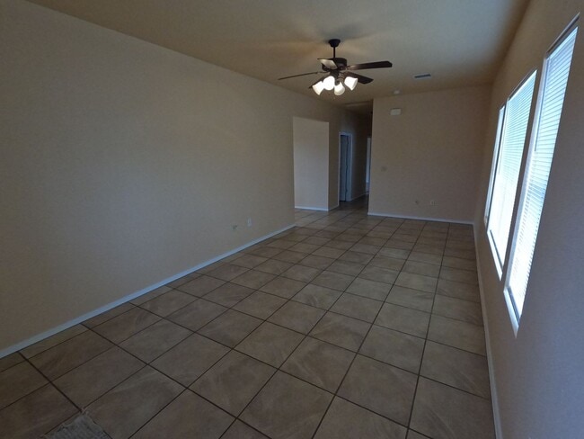 Building Photo - 1401 W Brown Rd