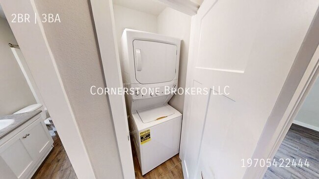Building Photo - 227 Omnia St