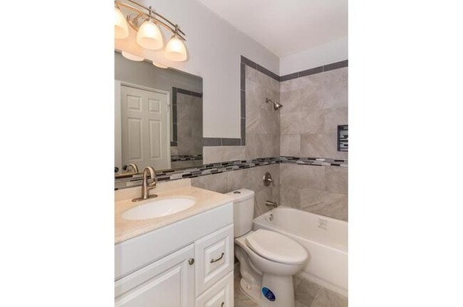 Building Photo - 28138 Bavaria Dr