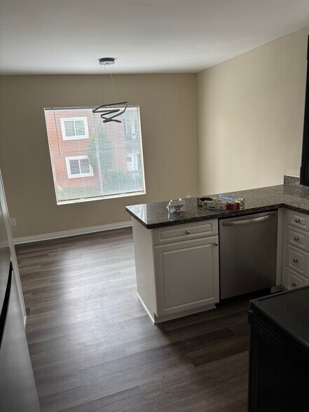 Building Photo - 17099 W Bernardo Dr