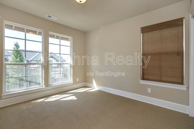 Building Photo - 12649 NW Bayonne Ln