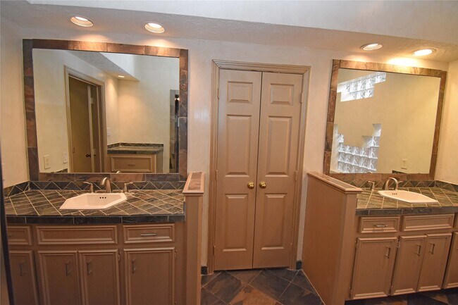 Building Photo - 14003 Muirfield Village Dr