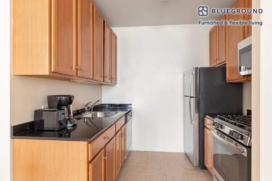 Building Photo - 85 John St