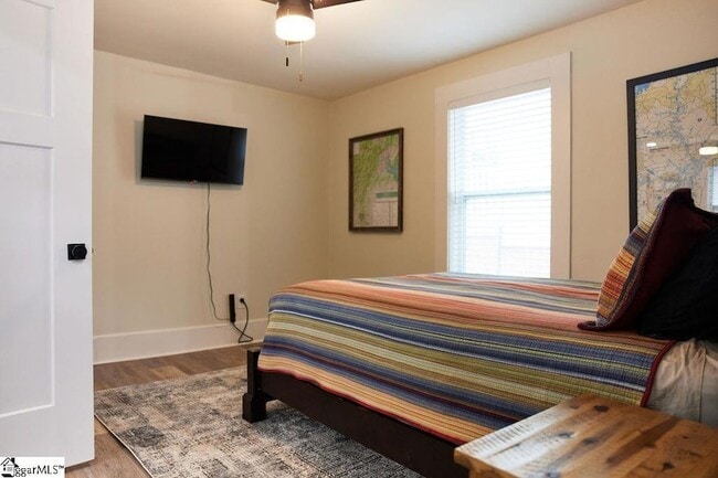 Building Photo - 4 Lindberg Ave