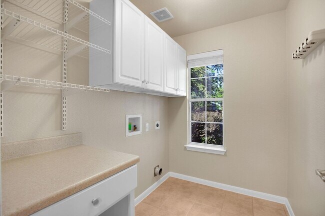 Building Photo - 4494 Heritage Well Ln