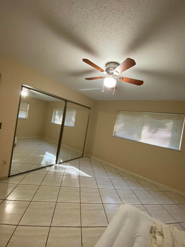 Building Photo - 4367 Edward Rd