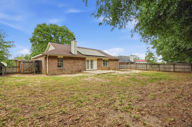 Building Photo - 123 Steeplechase Dr
