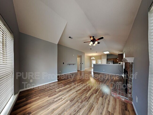 Building Photo - 2215 Joann Dr