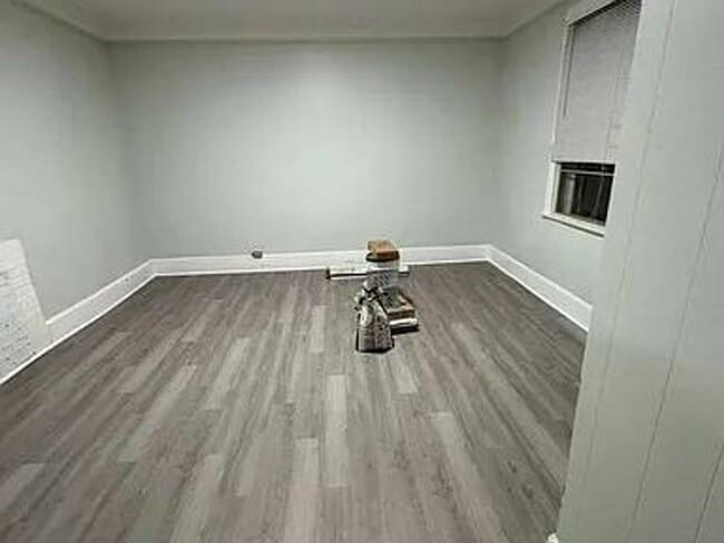 Building Photo - Renovated 3BR Home, participating in section 8!