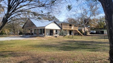 Building Photo - 317 Kiowa Dr E