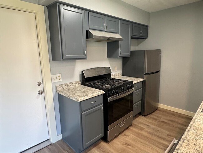 Building Photo - 7234 Ellington Cir