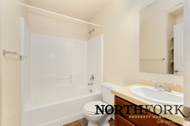 Building Photo - Beautiful Boise Home