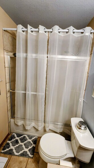 Building Photo - 371 Cardinal Ave