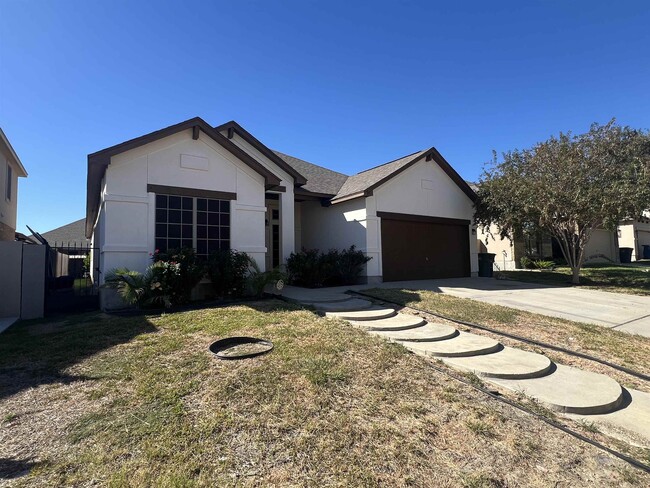 Building Photo - 324 Silverleaf Oak