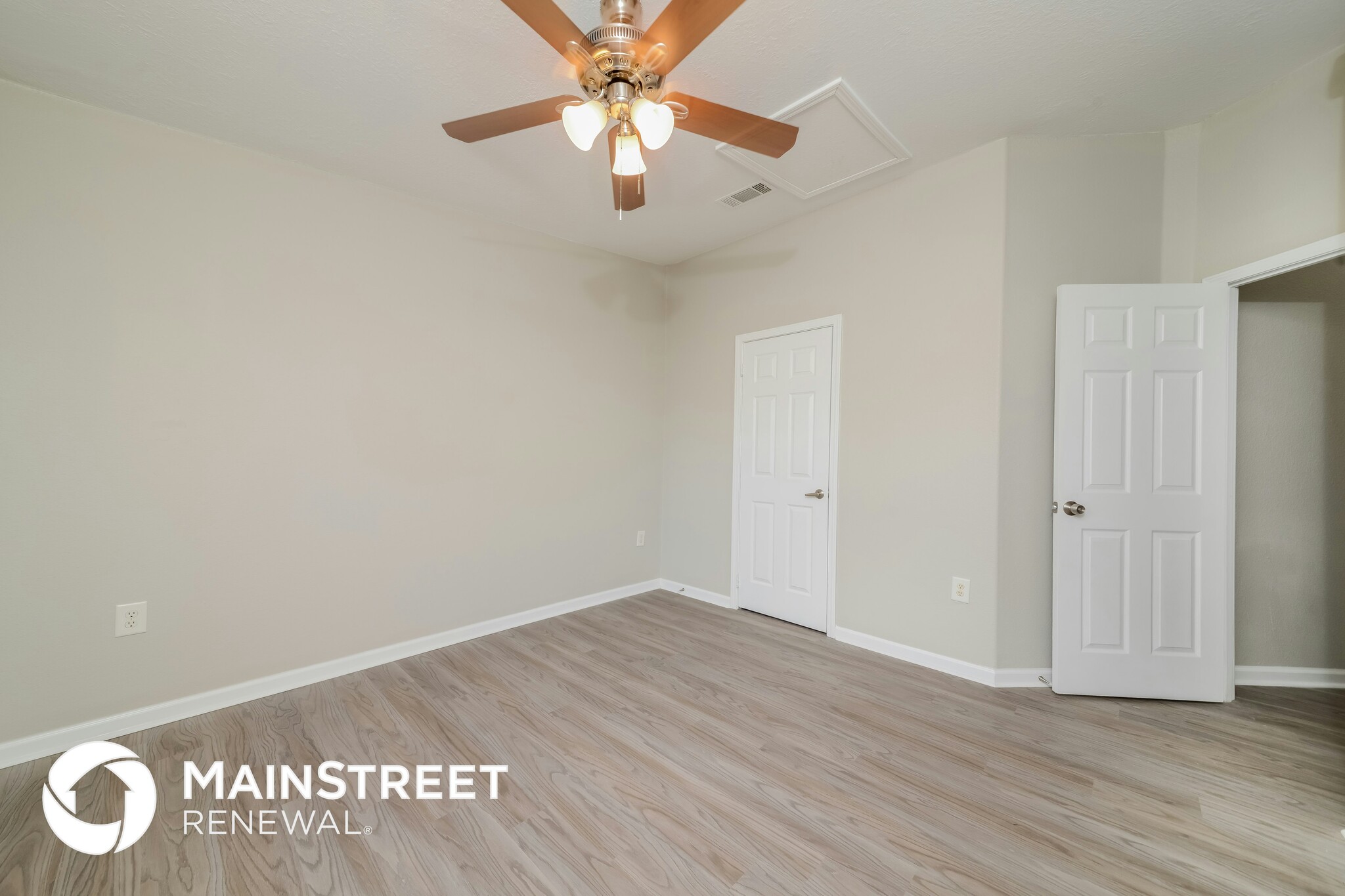 Building Photo - 2516 Jeannin Dr